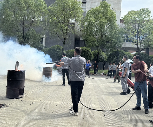 喜乐娱乐科技成功举办年度消防应急综合演练 喜乐娱乐科技成功举办年度消防应急综合演练
